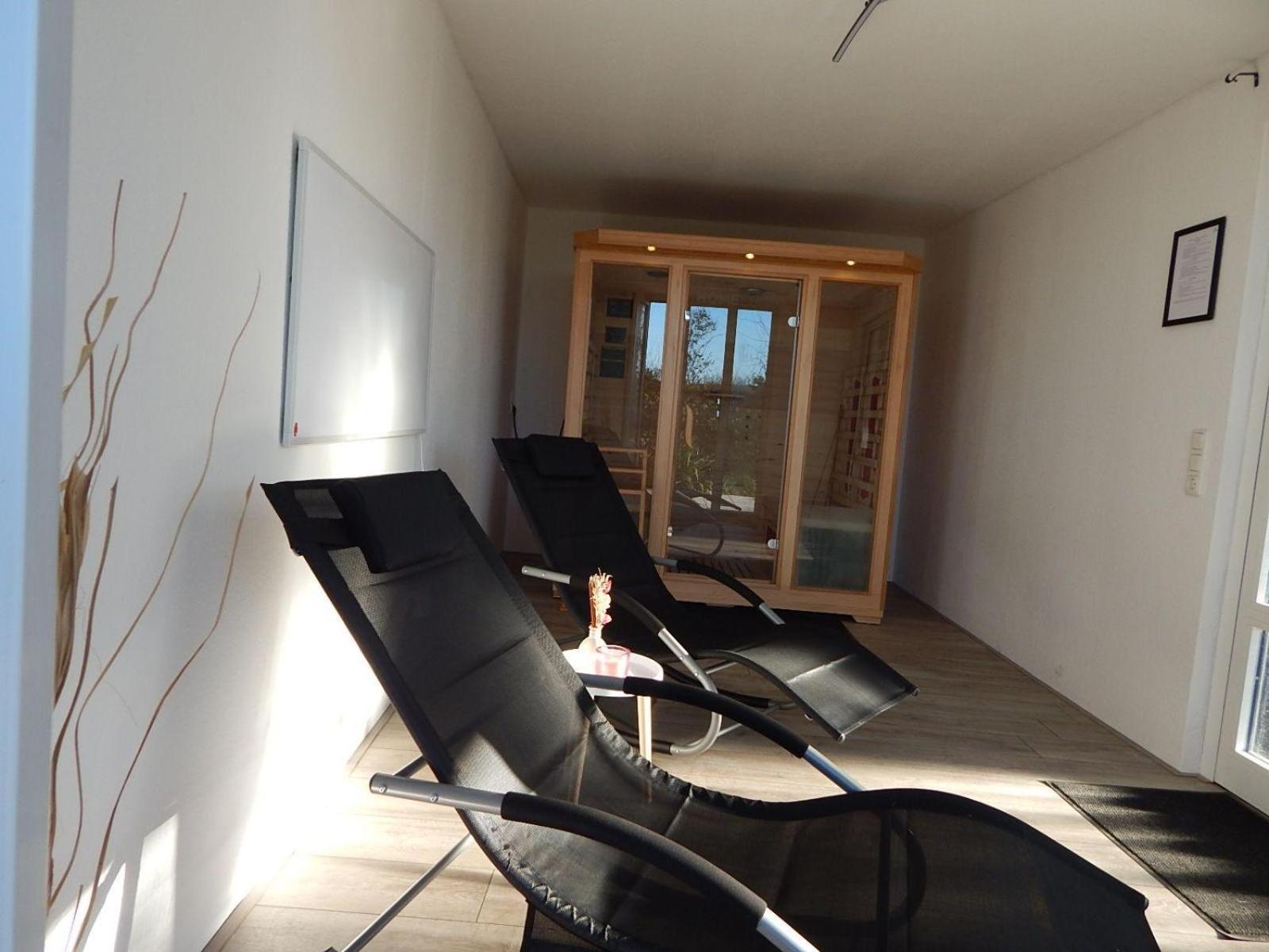 Wunderschoenes-Freistehendes-Ferienhaus-An-Der-See-Sauna-Strand-Yachthafen-Wlan Брейніссе Екстер'єр фото